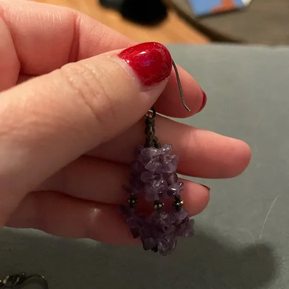SOLD ❌ Purple beaded dangly earrings - Picture 6 of 6